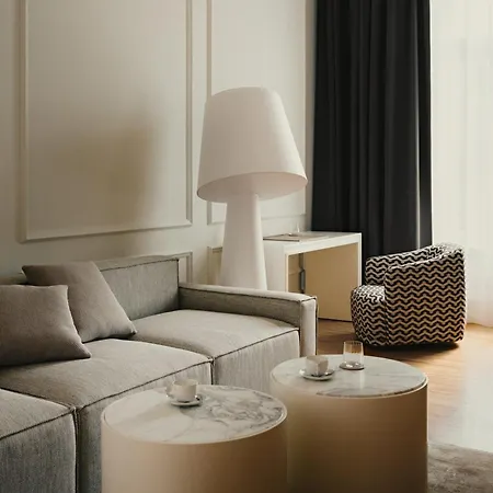 Hotell Blow Up Hall 5*